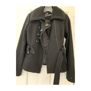 GUESS: Black Peacaot